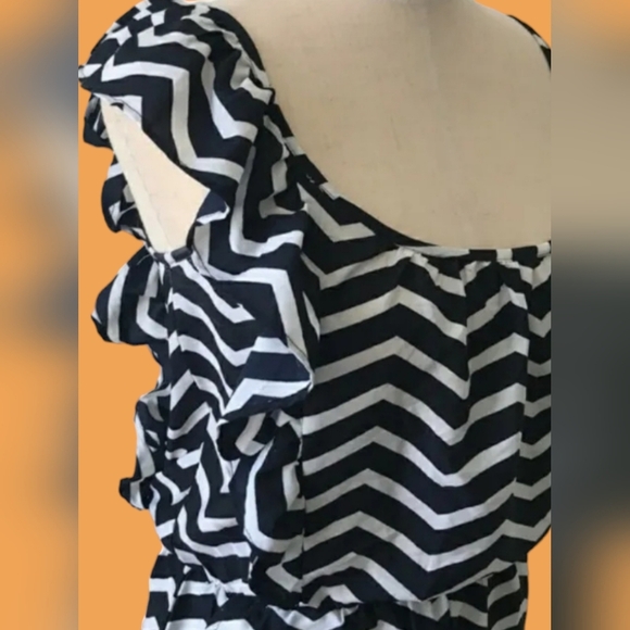 Envy Me Navy and White Chevron Striped Romper W/Ruffle Sz. MED - Picture 3 of 8
